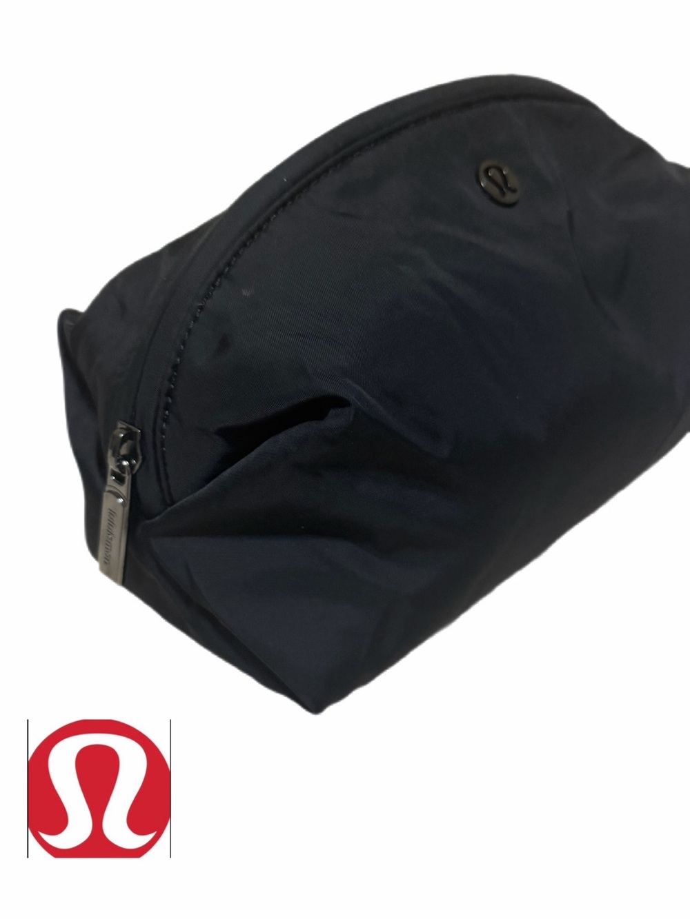 Lululemon Classic black makeup/product bag- in good preloved condition, classic